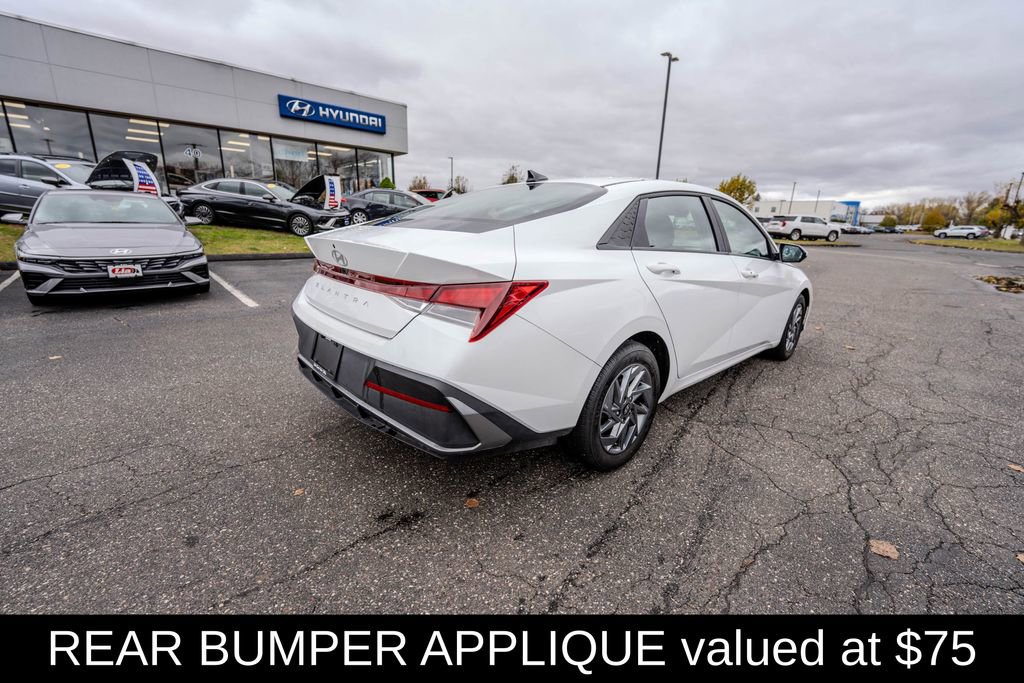 Certified 2024 Hyundai Elantra SEL image 9