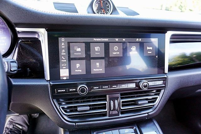 Used 2020 Porsche Macan S image 29