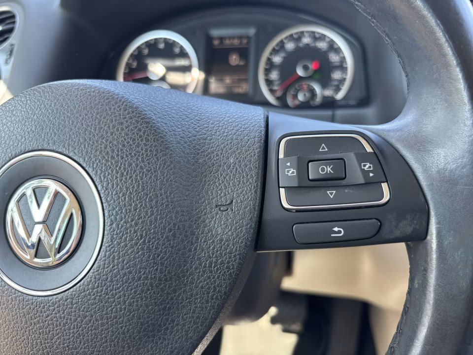 Used 2014 Volkswagen Tiguan SE FWD image 26