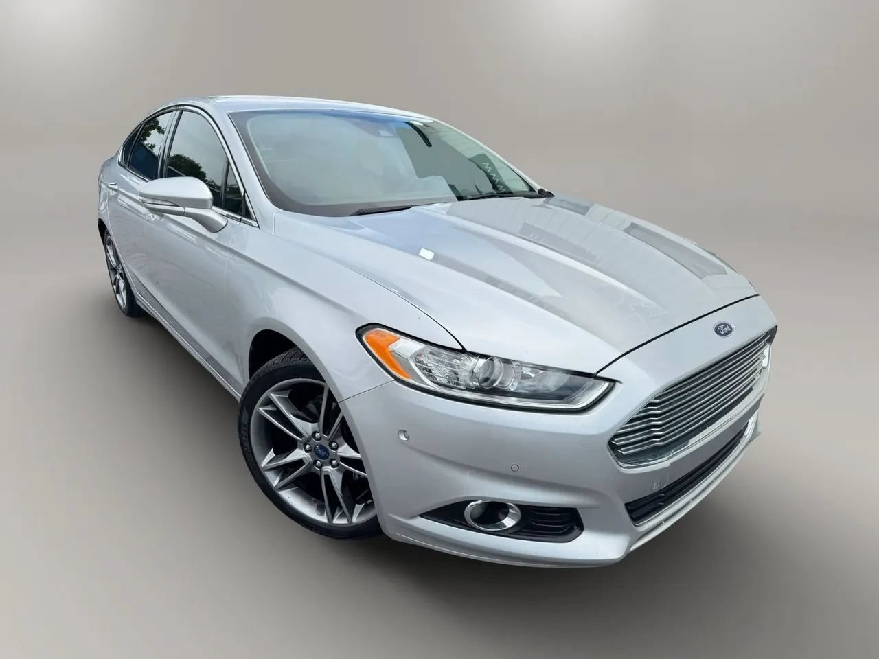 Used 2016 Ford Fusion Titanium FWD image 2