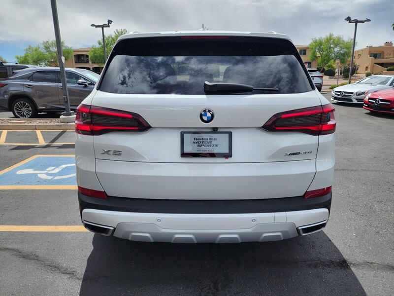 Used 2021 BMW X5 xDrive40i w/ Convenience Package AWD/4WD image 4