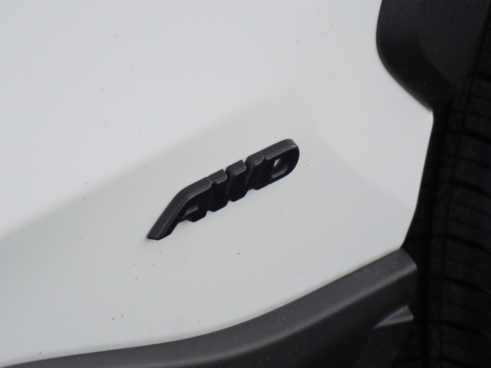 Used 2024 Toyota RAV4 LE AWD/4WD image 8