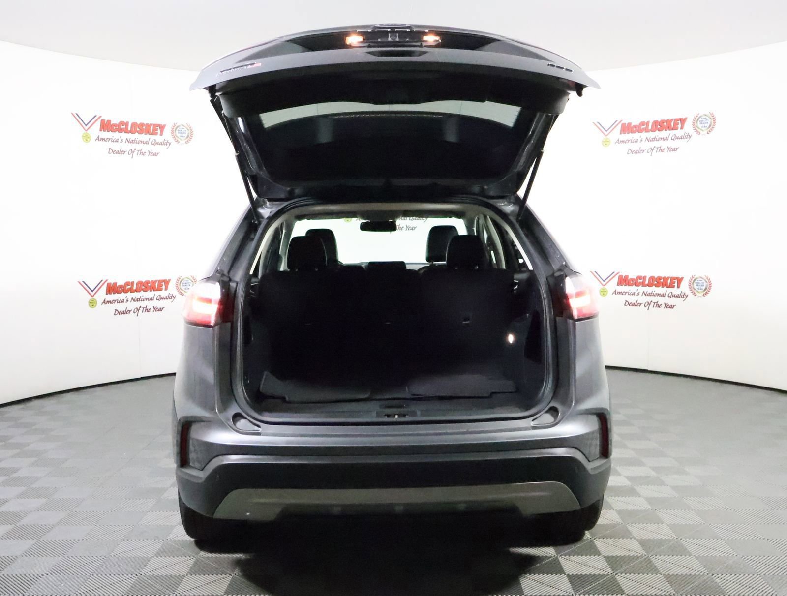 Used 2023 Ford Edge SEL image 13