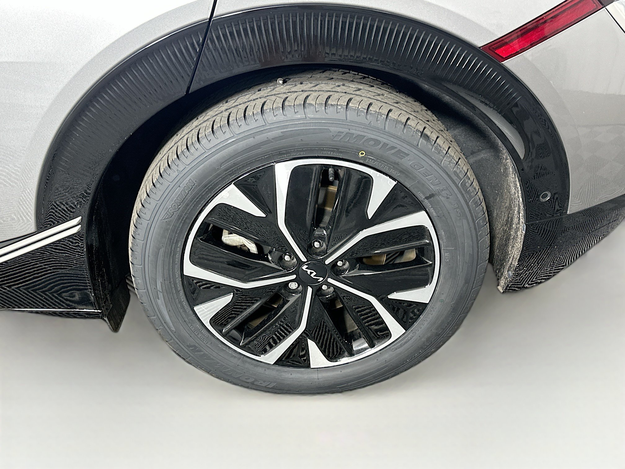 Used 2023 Kia EV6 Wind w/ Wind Technology Package RWD image 11