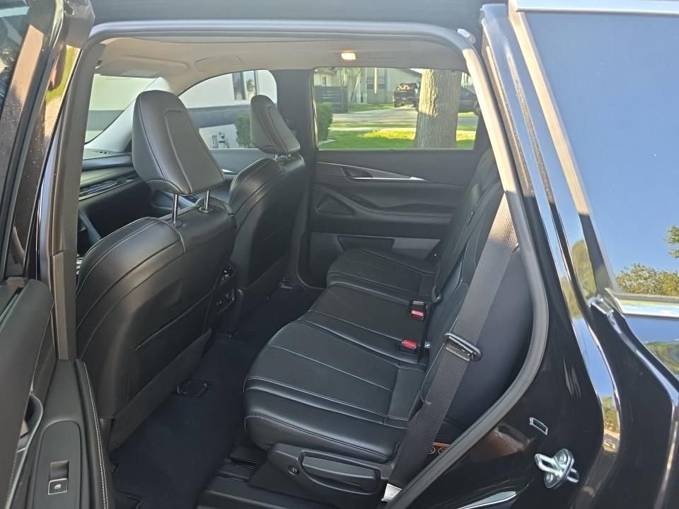 Certified 2023 INFINITI QX60 Luxe w/ Cargo Package FWD image 11