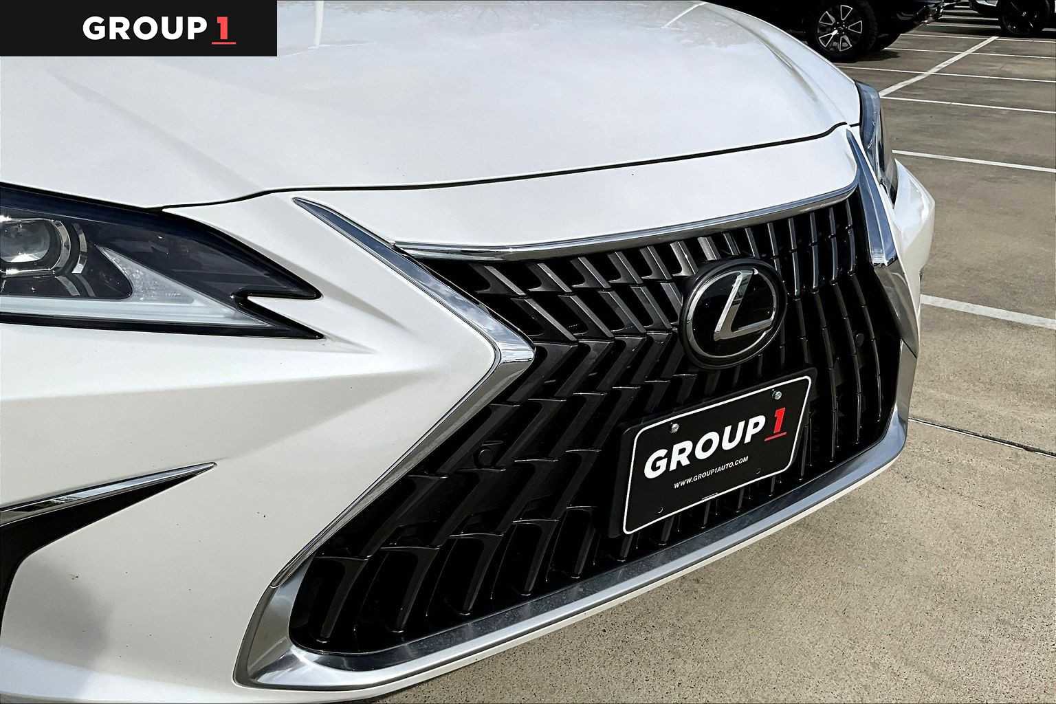 Used 2025 Lexus ES 350 w/ Premium Package image 27