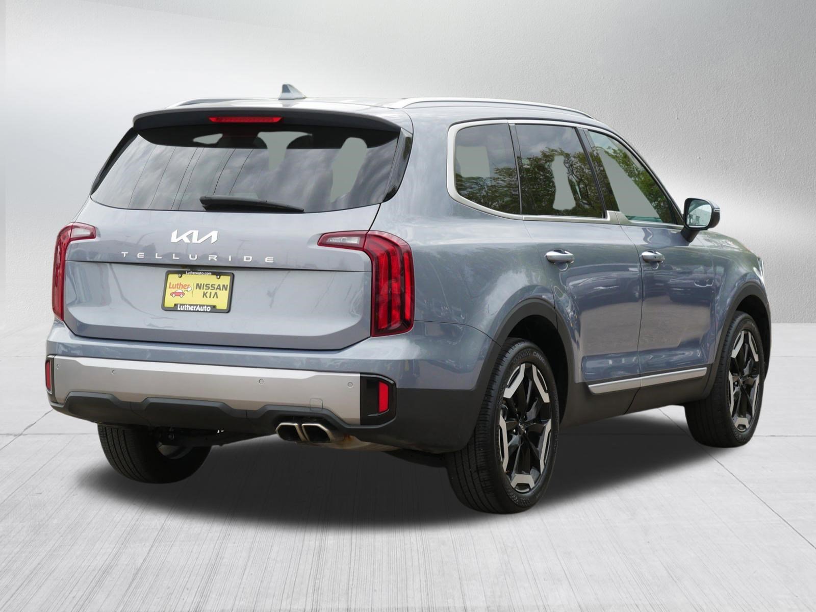 Certified 2025 Kia Telluride S FWD image 7
