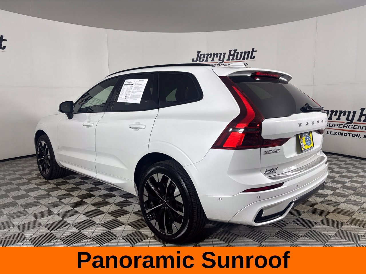 Used 2026 Volvo XC60 B5 Plus AWD/4WD image 8
