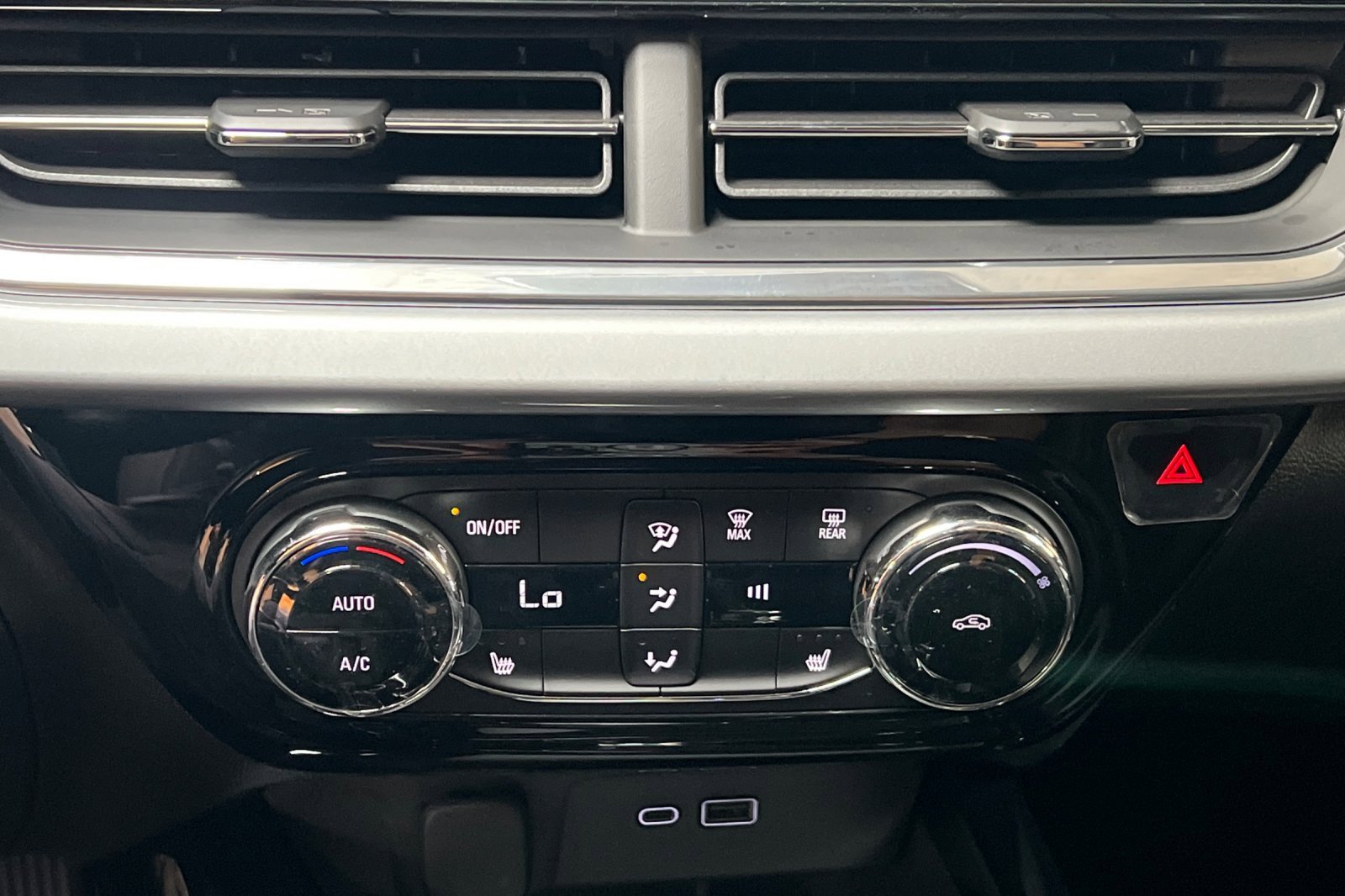New 2026 Chevrolet Trax LT w/ LT Convenience Package image 20