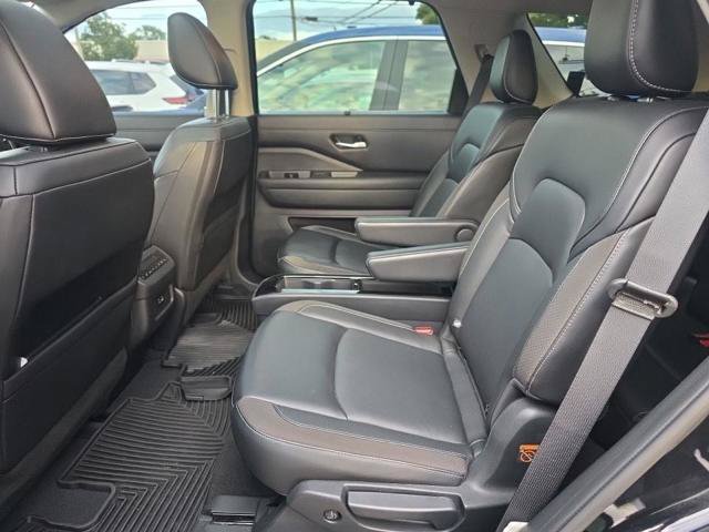 Used 2024 Nissan Pathfinder SL w/ SL Premium Package AWD/4WD image 7