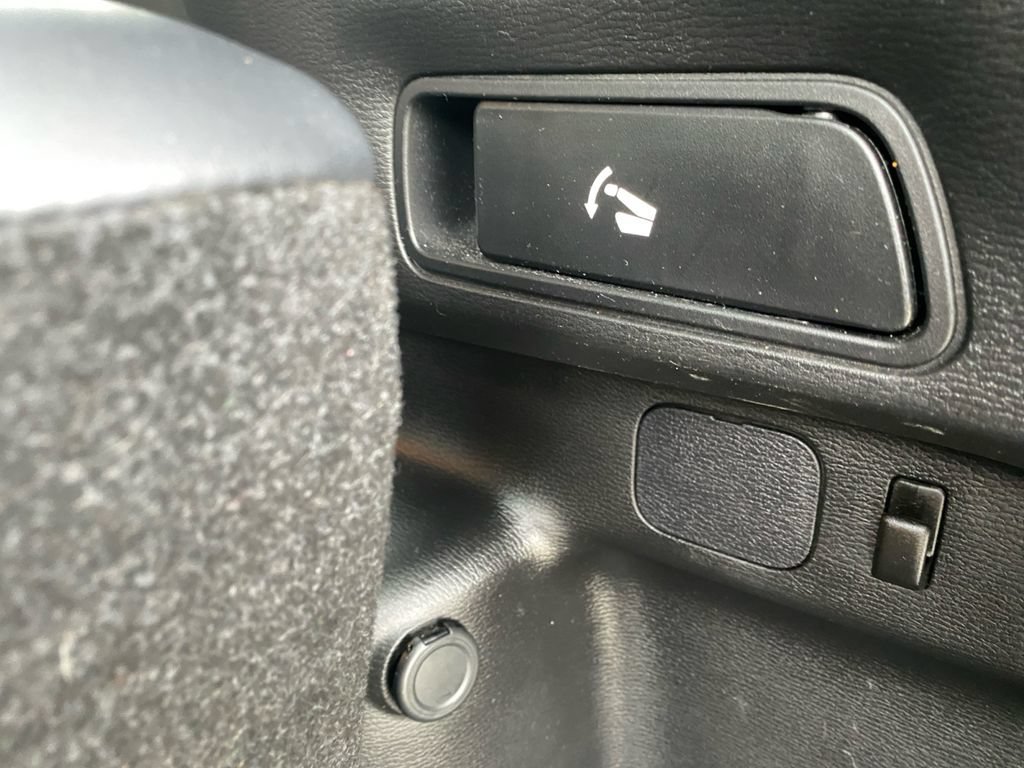 Used 2024 Mitsubishi Outlander SE AWD/4WD image 30