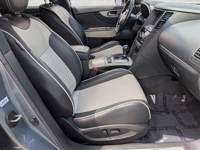 Used 2017 INFINITI QX70 2WD w/ Limited Package image 30