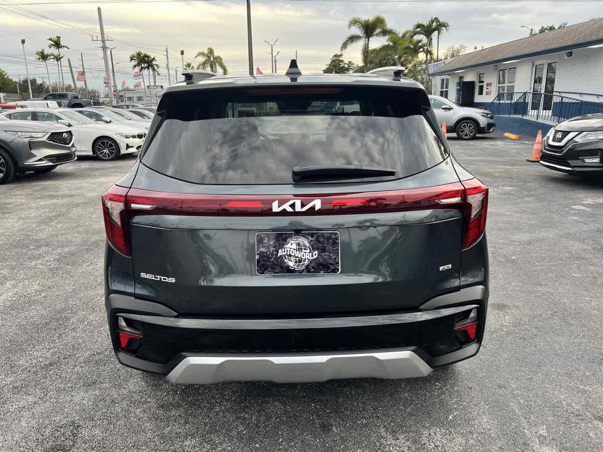 Used 2024 Kia Seltos SX image 7