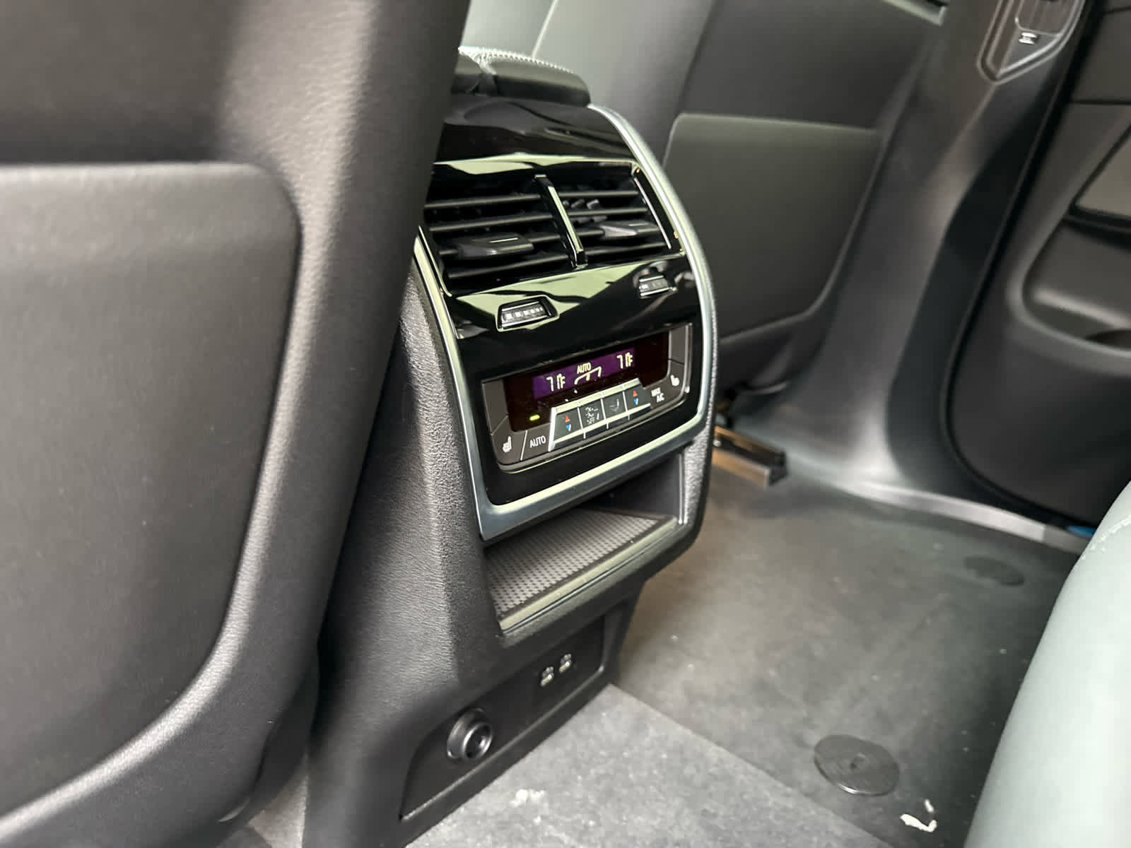 New 2026 BMW X5 M60i AWD/4WD image 17