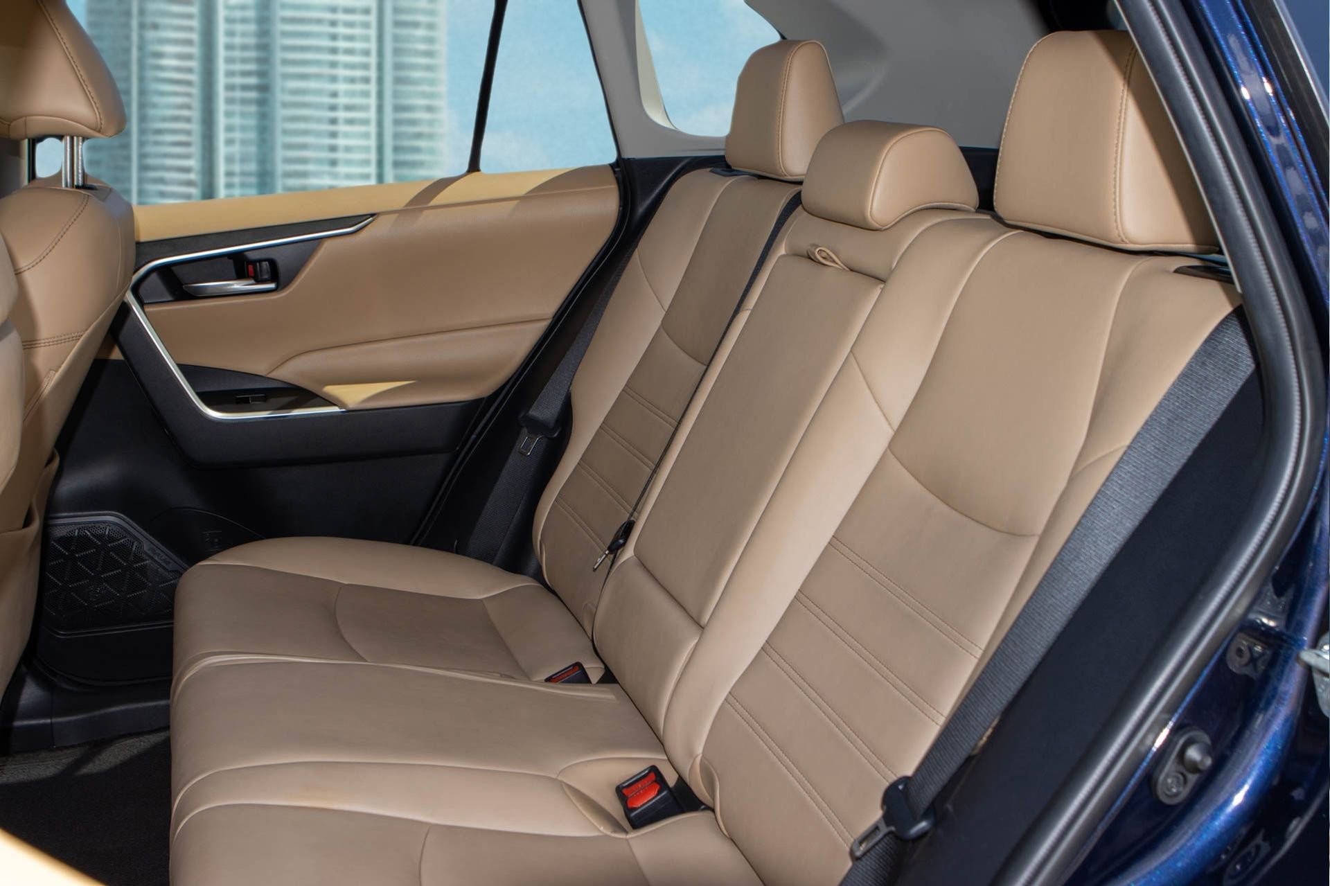 Used 2021 Toyota RAV4 XLE Premium image 17