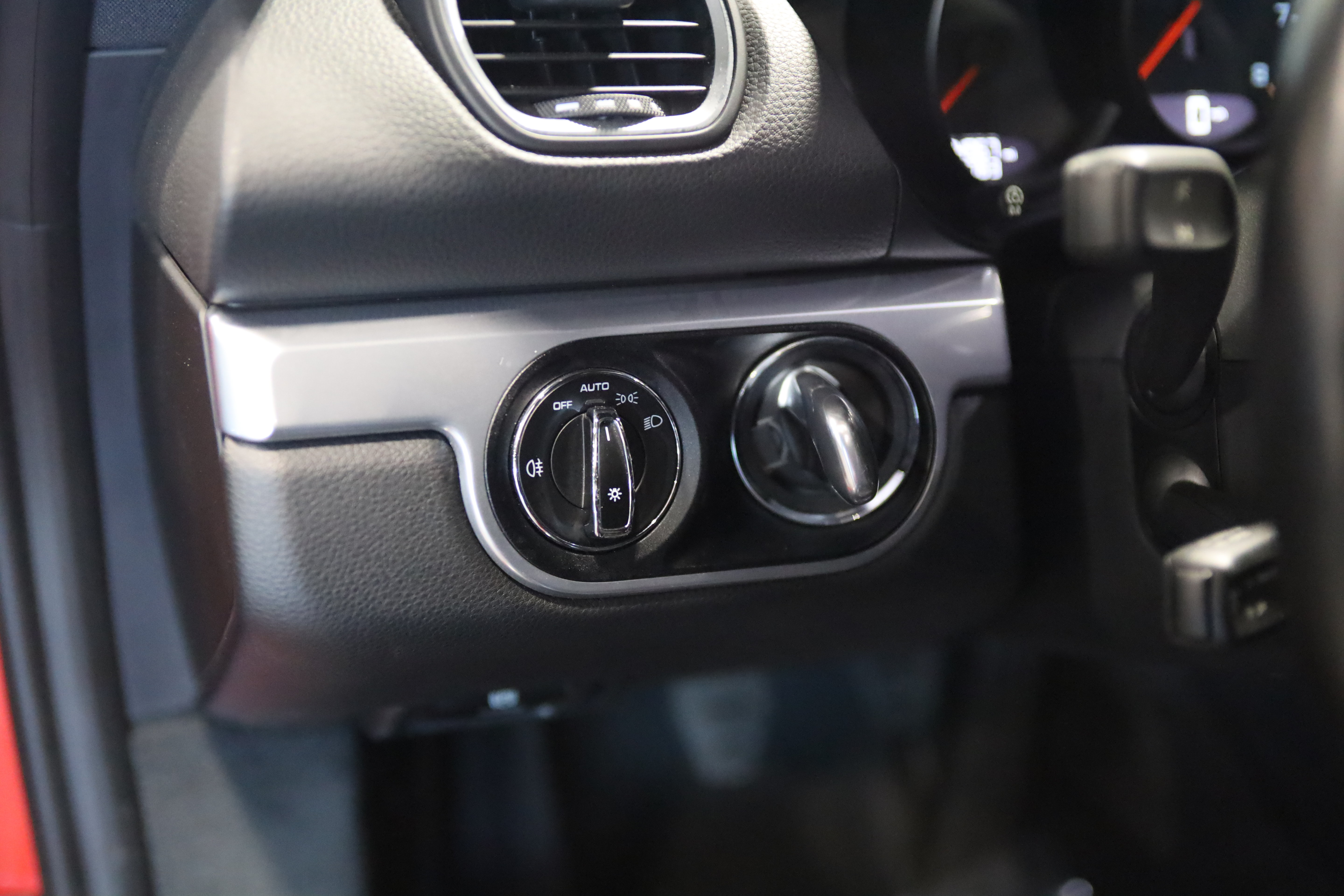 Used 2018 Porsche 718 Cayman RWD image 19