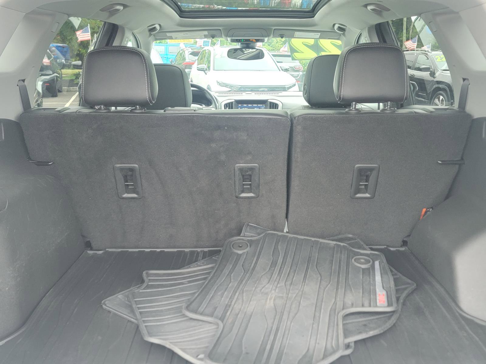 Used 2022 GMC Terrain SLT w/ Infotainment Package II image 7