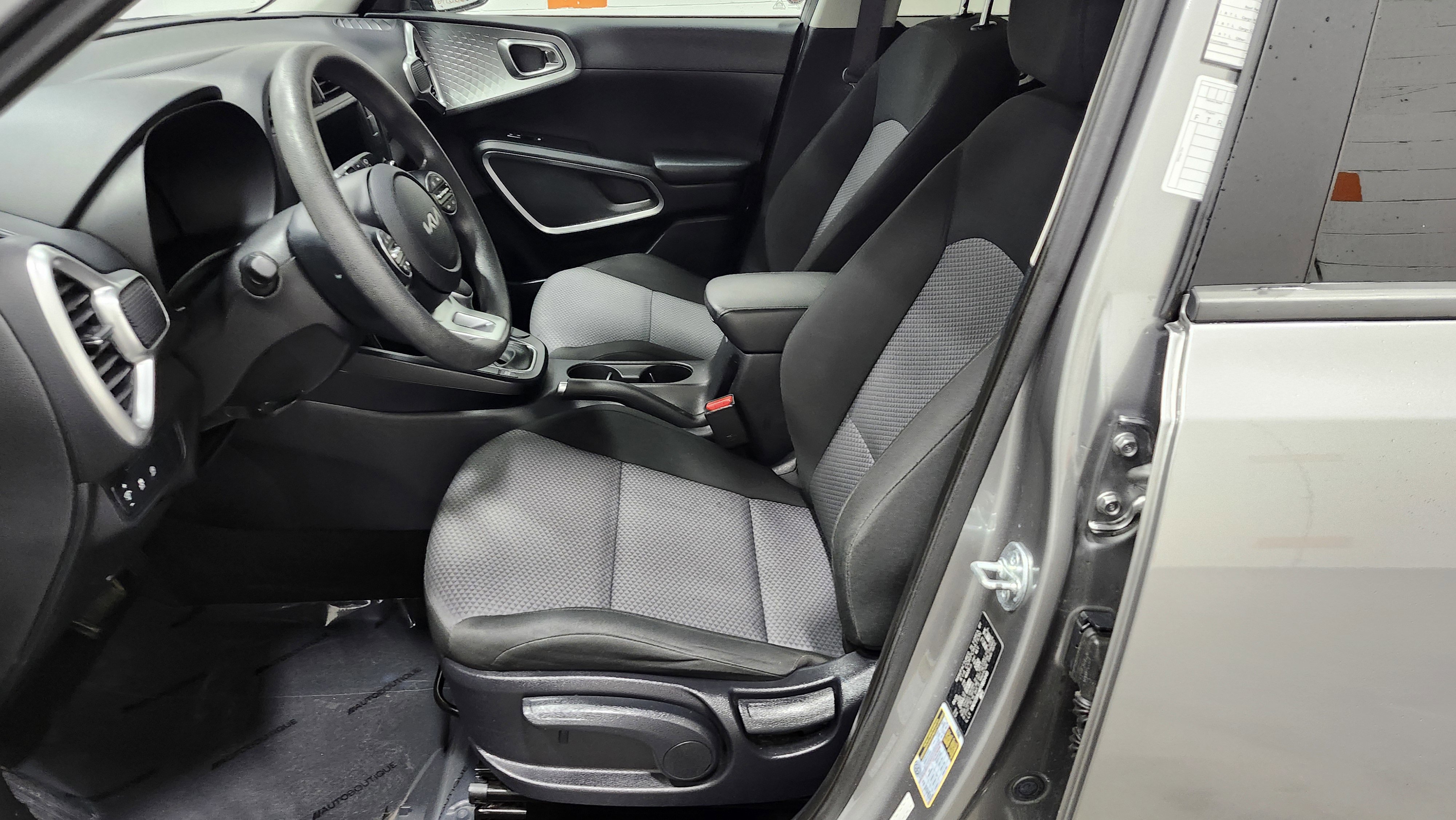 Used 2023 Kia Soul LX w/ Option Group 015 image 21