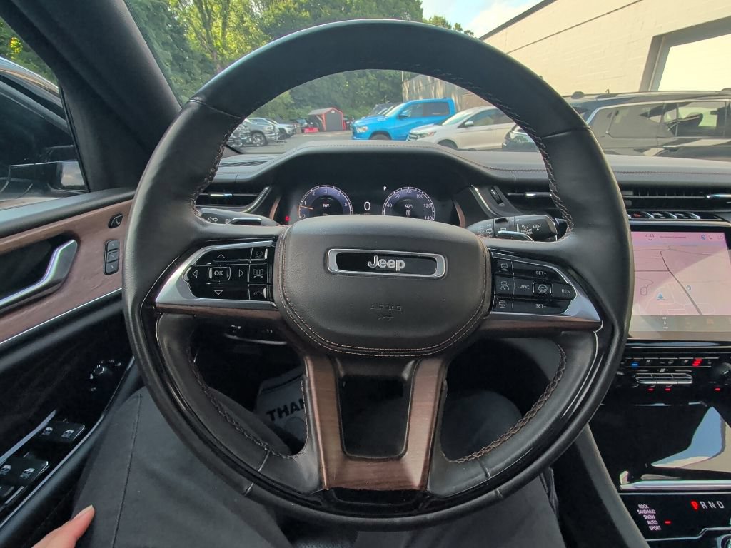 Used 2023 Jeep Grand Cherokee Summit w/ Luxury Tech Group V AWD/4WD image 20