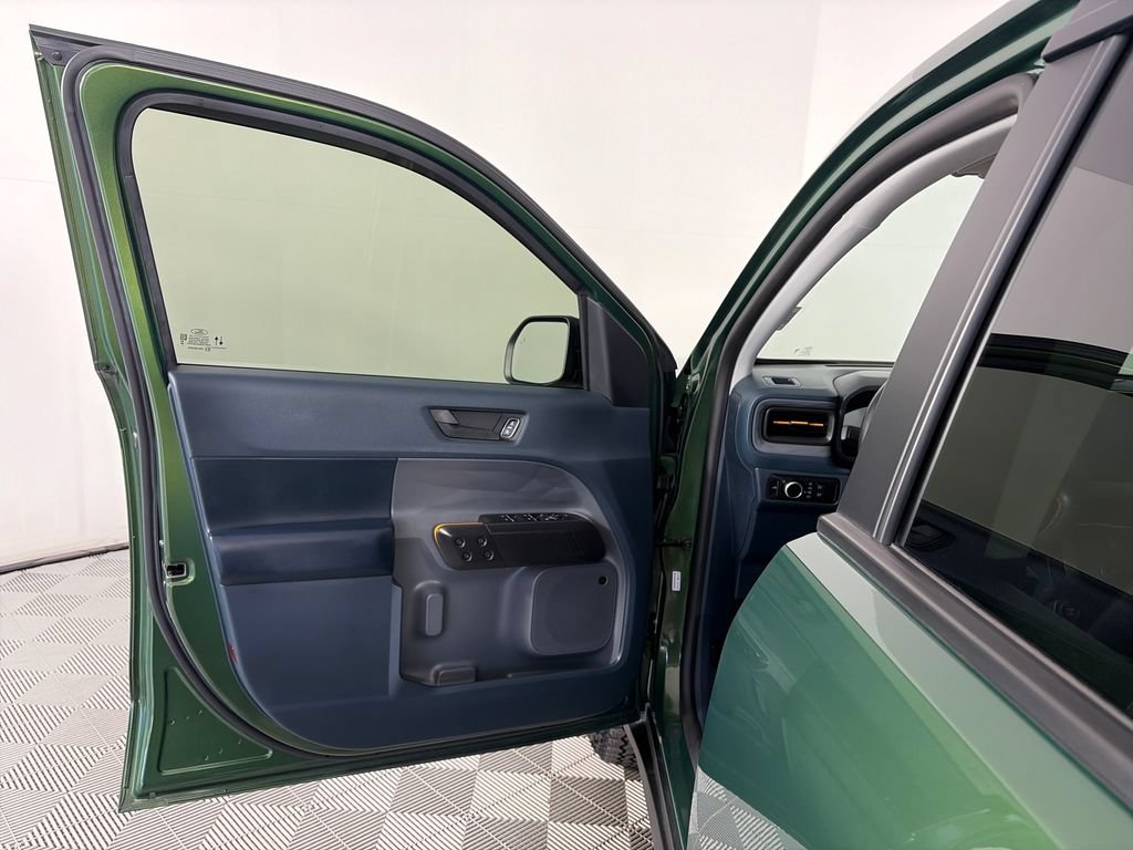 Certified 2025 Ford Maverick Tremor AWD/4WD image 10