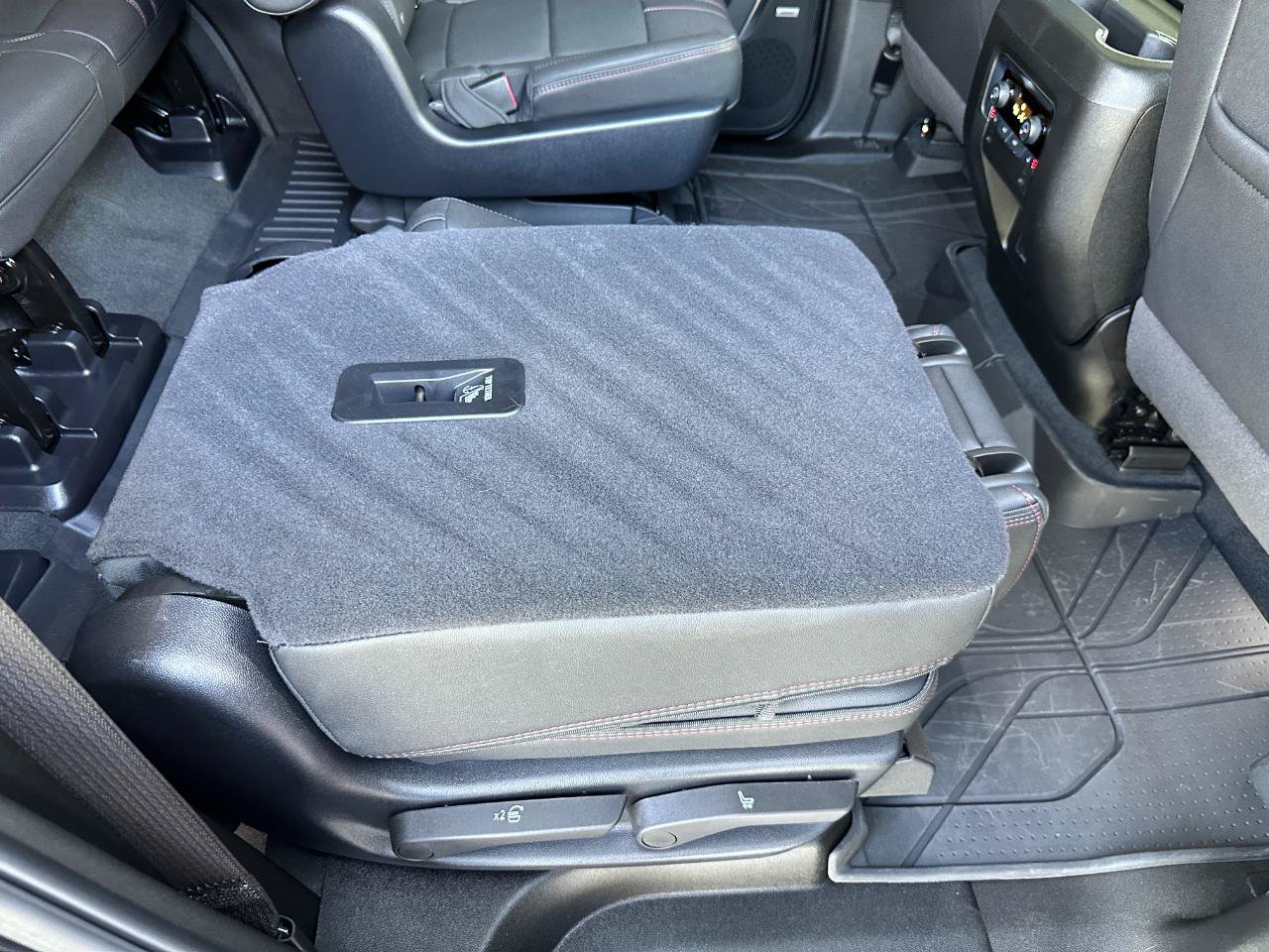 Used 2025 Chevrolet Tahoe RST w/ RST Capability Package AWD/4WD image 29