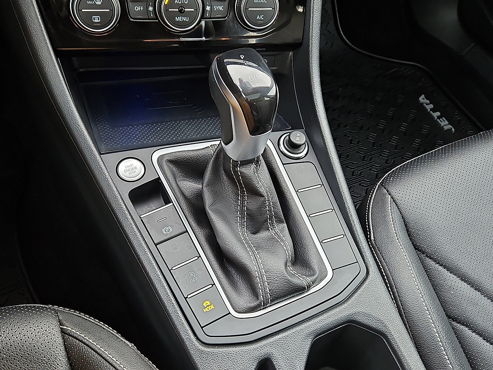 Certified 2024 Volkswagen Jetta SEL image 15