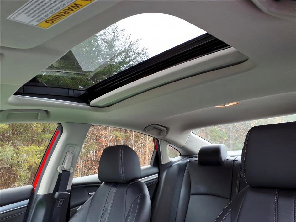 Used 2018 Honda Civic EX-L image 12