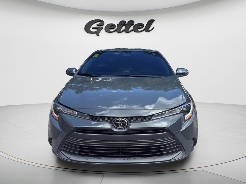 Used 2025 Toyota Corolla LE FWD image 2