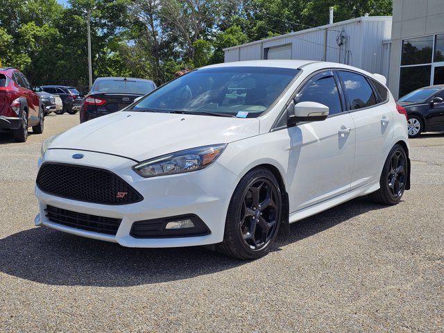 Used 2017 Ford Focus ST FWD image 1