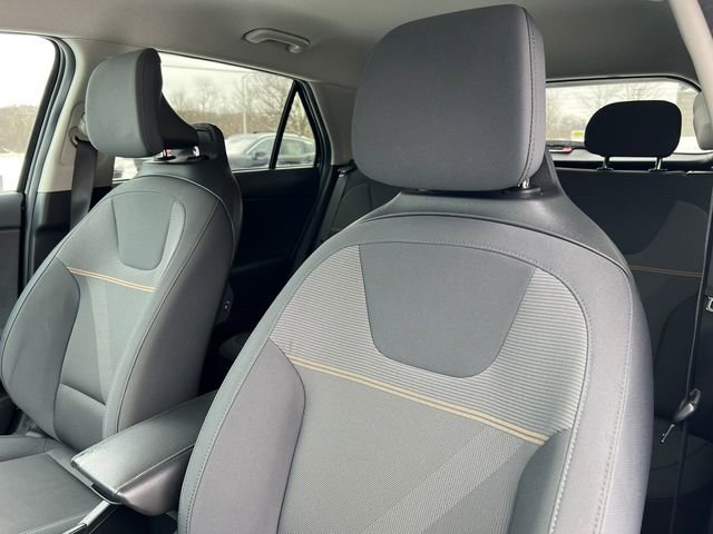 Used 2023 Kia Niro LX image 8