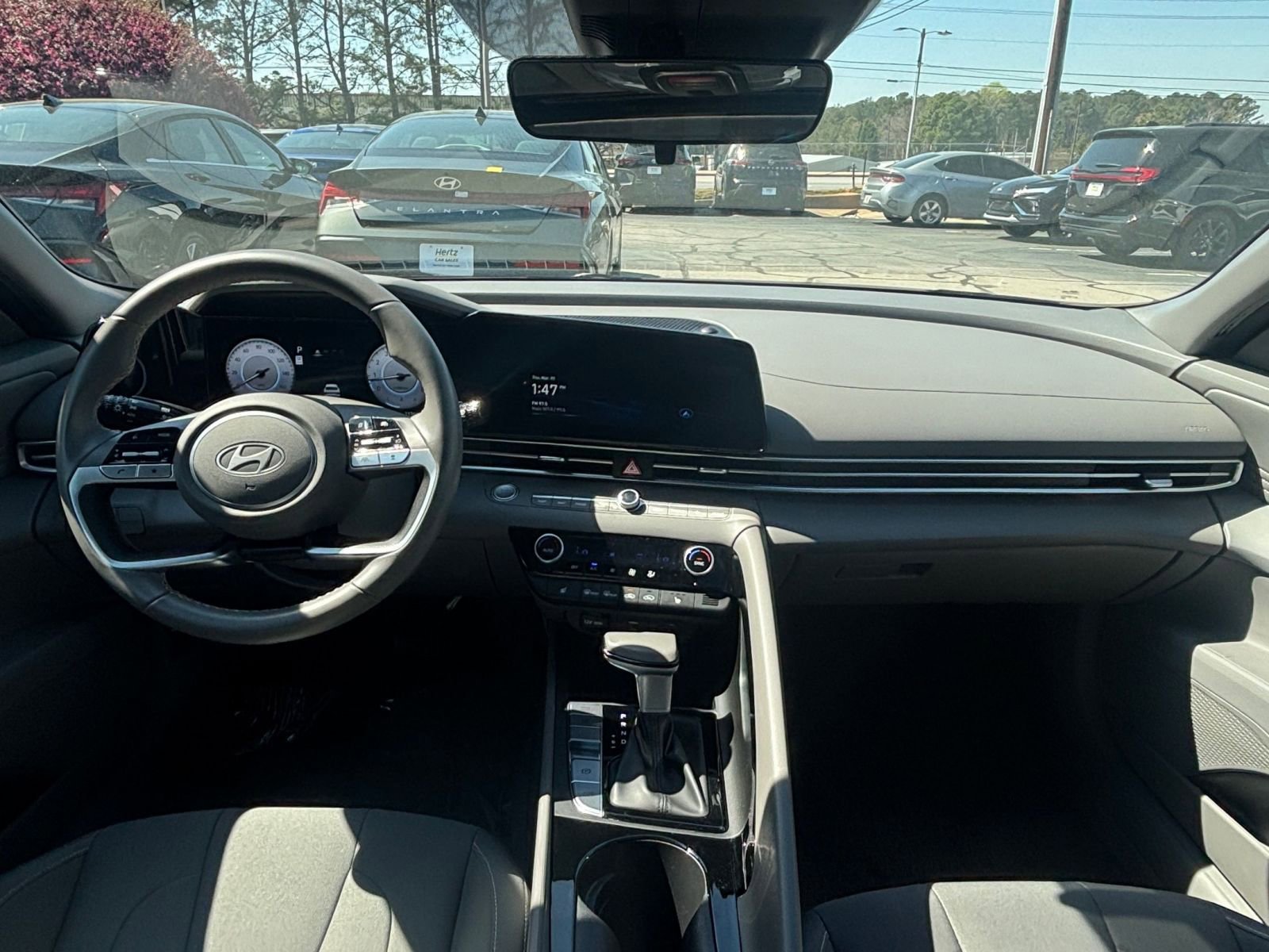 Used 2025 Hyundai Elantra SEL image 34