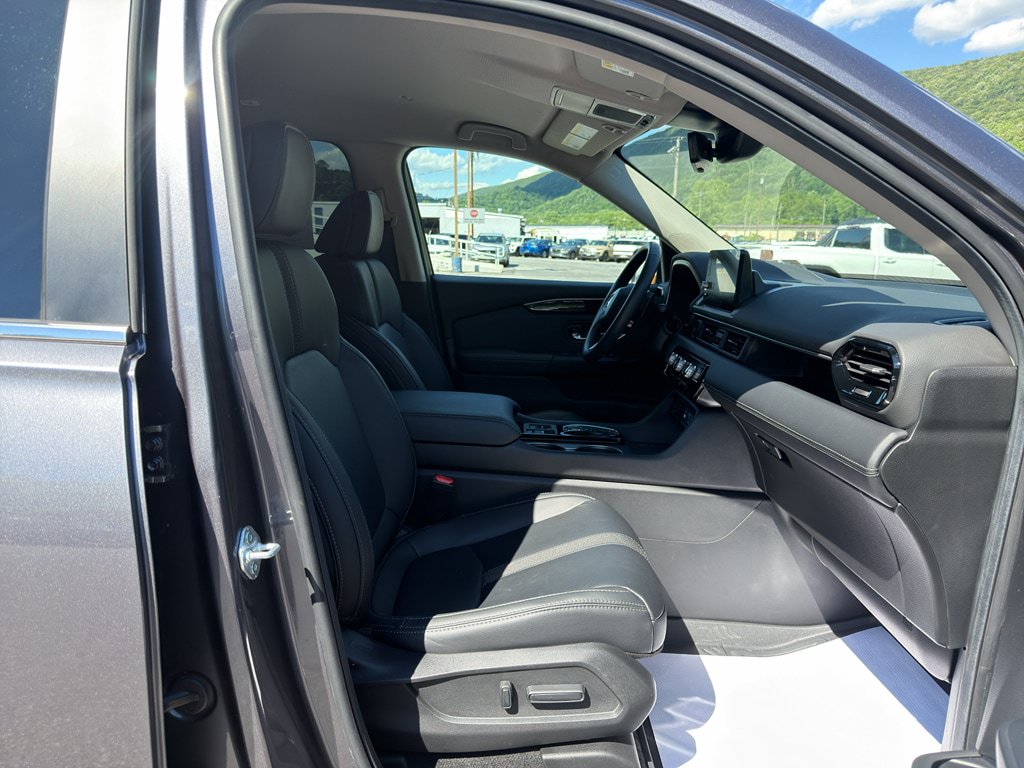 Used 2025 Honda Pilot EX-L image 23