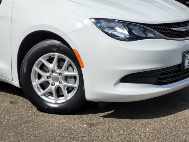 Used 2018 Chrysler Pacifica LX image 6