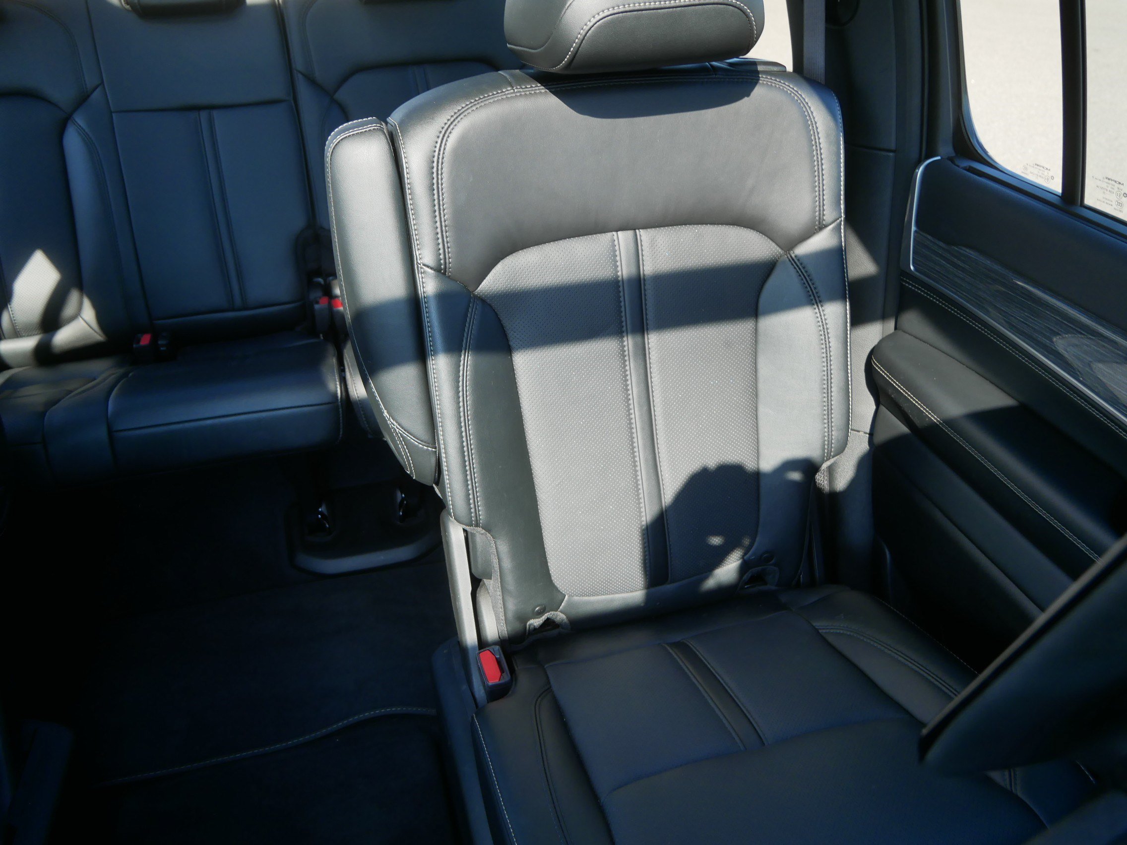 Certified 2022 Jeep Wagoneer Series II w/ Convenience Group I AWD/4WD image 14