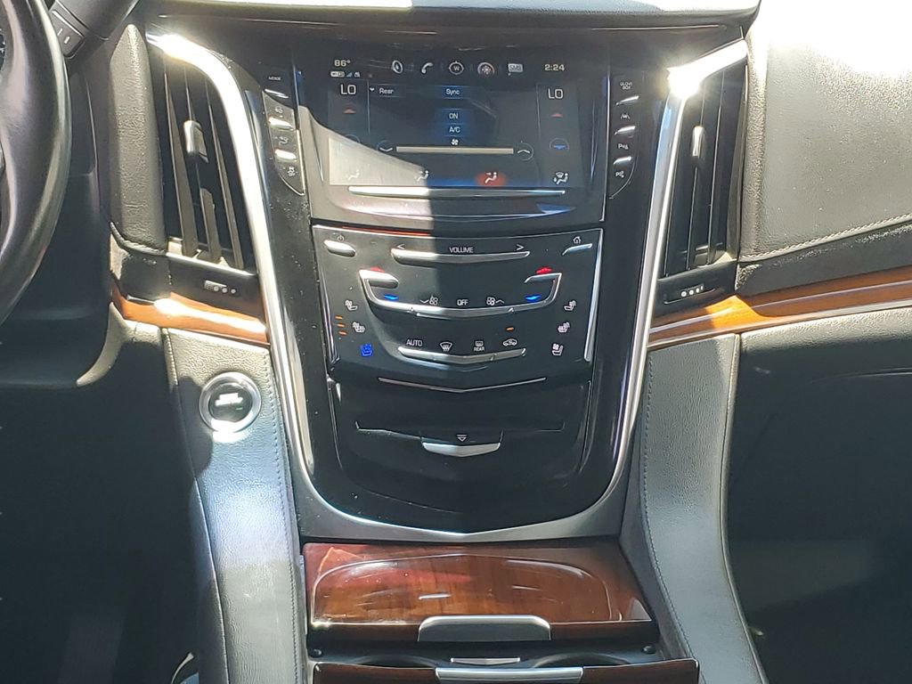Used 2019 Cadillac Escalade Luxury AWD/4WD image 15