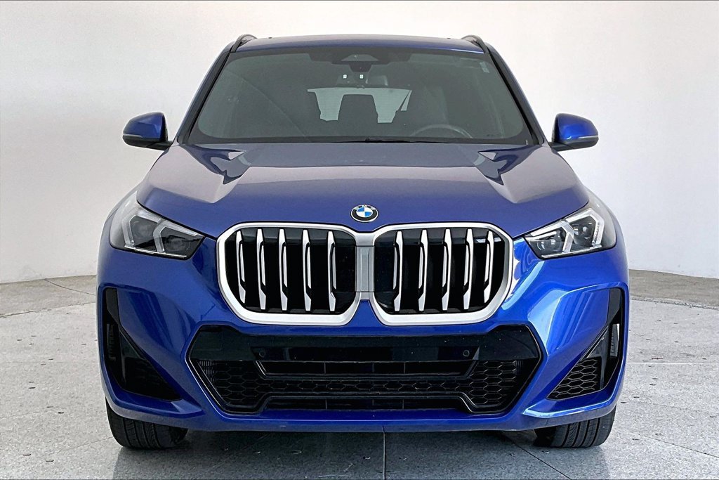 Used 2025 BMW X1 xDrive28i AWD/4WD image 3