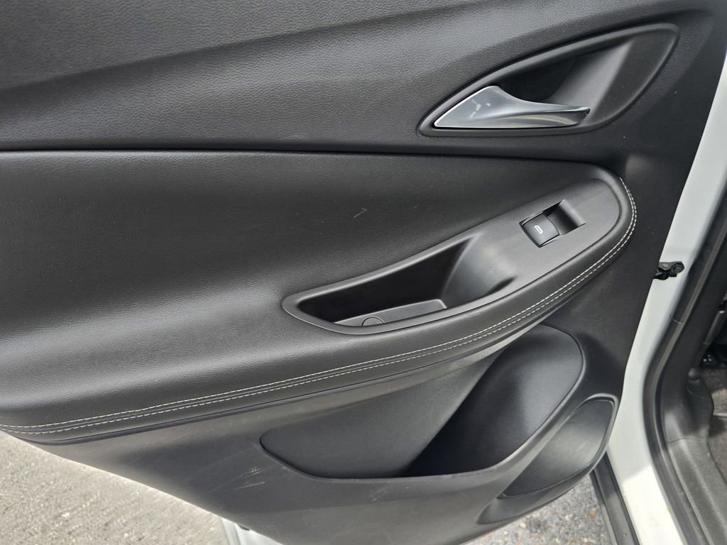 Used 2024 Buick Encore GX Preferred FWD image 13