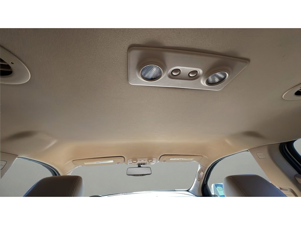 Used 2012 Chevrolet Traverse LTZ AWD/4WD image 29