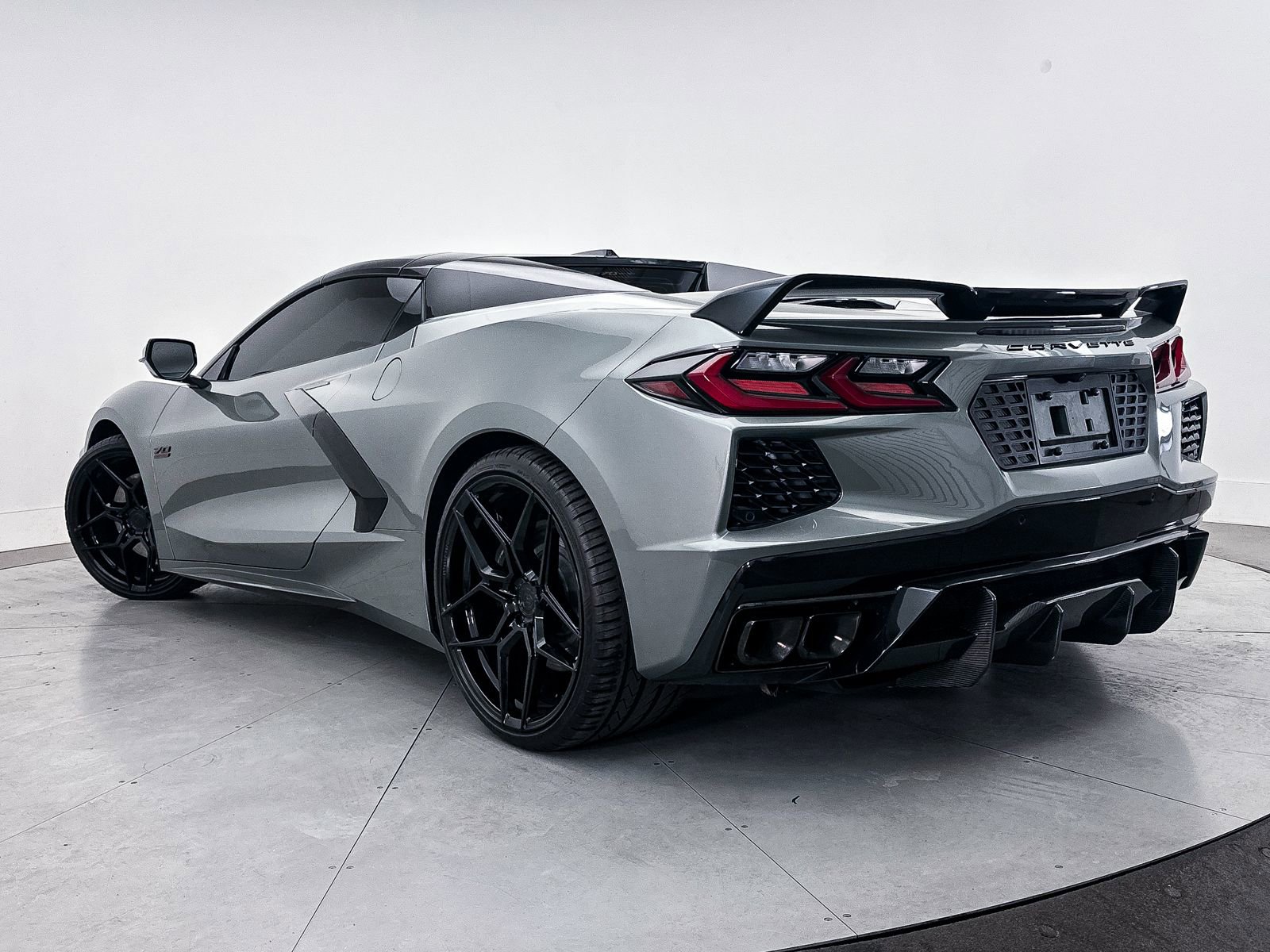Used 2023 Chevrolet Corvette Stingray Premium Conv w/ Z51 Performance Package RWD image 2