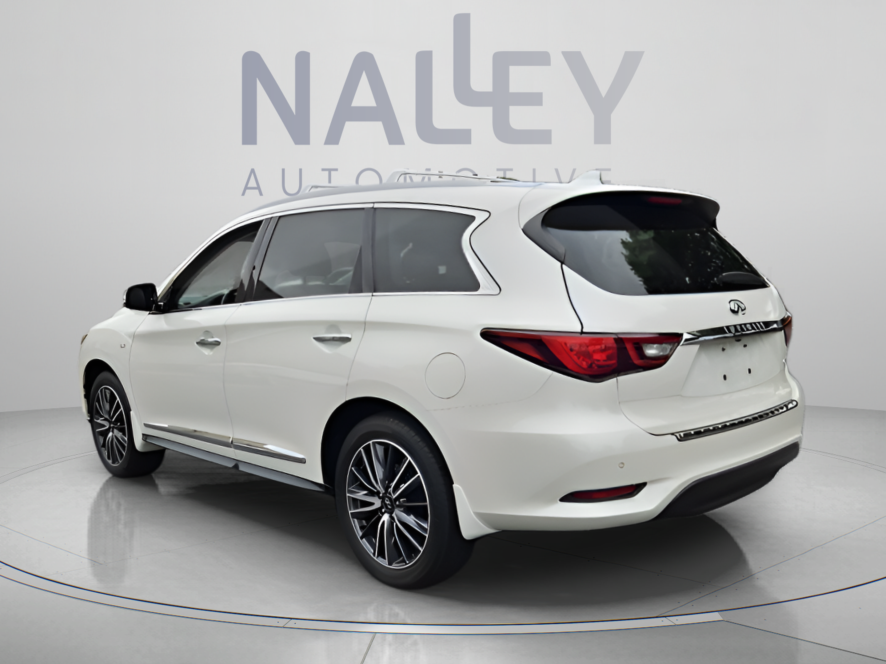 Used 2020 INFINITI QX60 Luxe w/ Essential Package FWD image 3