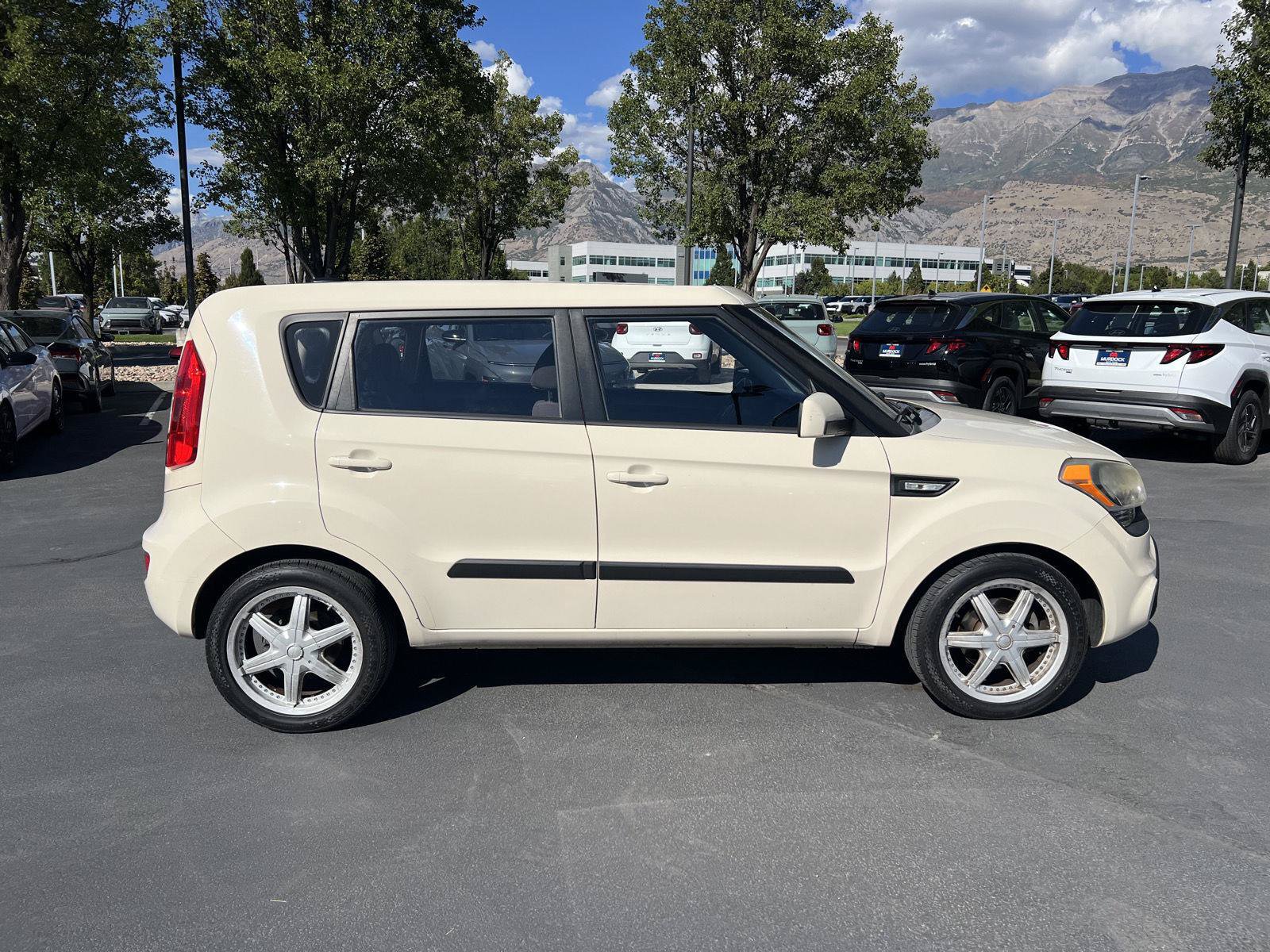 Used 2012 Kia Soul FWD image 14