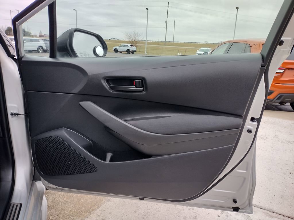 Used 2024 Toyota Corolla LE FWD image 25