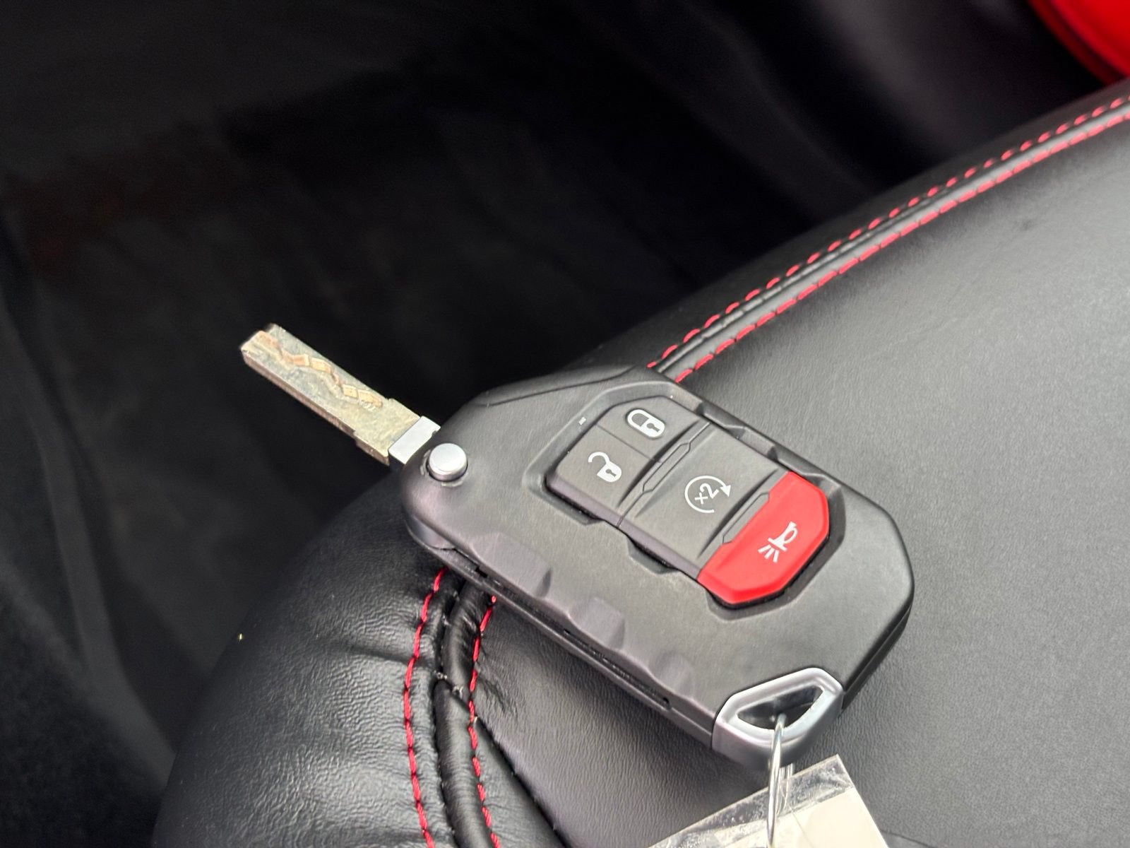 Used 2025 Jeep Gladiator Rubicon AWD/4WD image 29