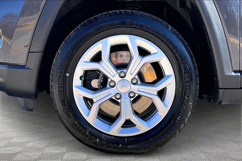 Used 2024 Jeep Compass Latitude image 9