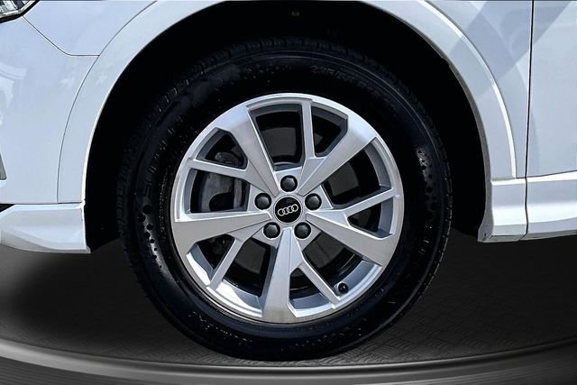 Used 2023 Audi Q3 2.0T Premium image 32