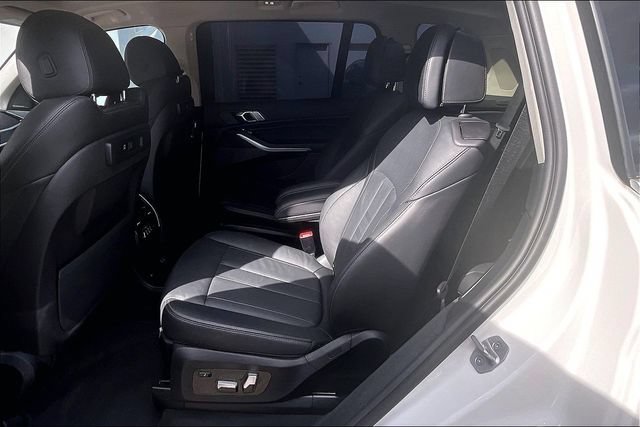 Used 2022 BMW X7 xDrive40i w/ Premium Package AWD/4WD image 24