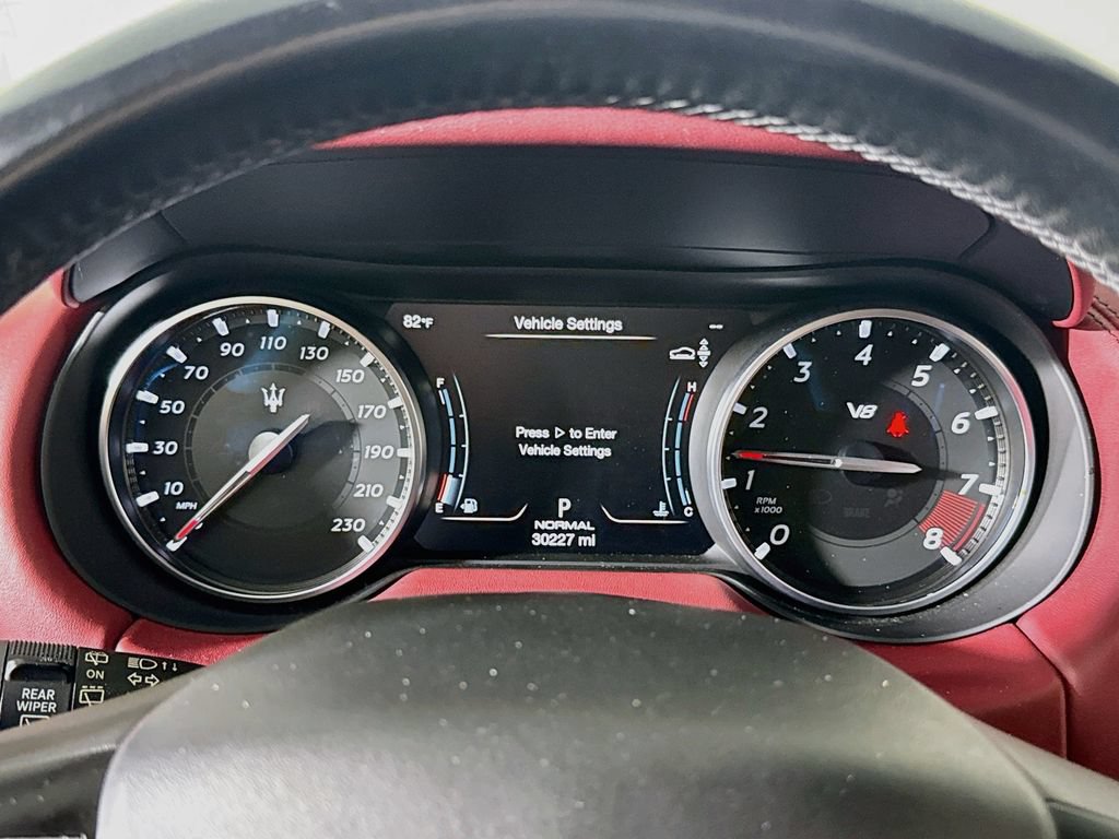 Used 2022 Maserati Levante Trofeo AWD/4WD image 11