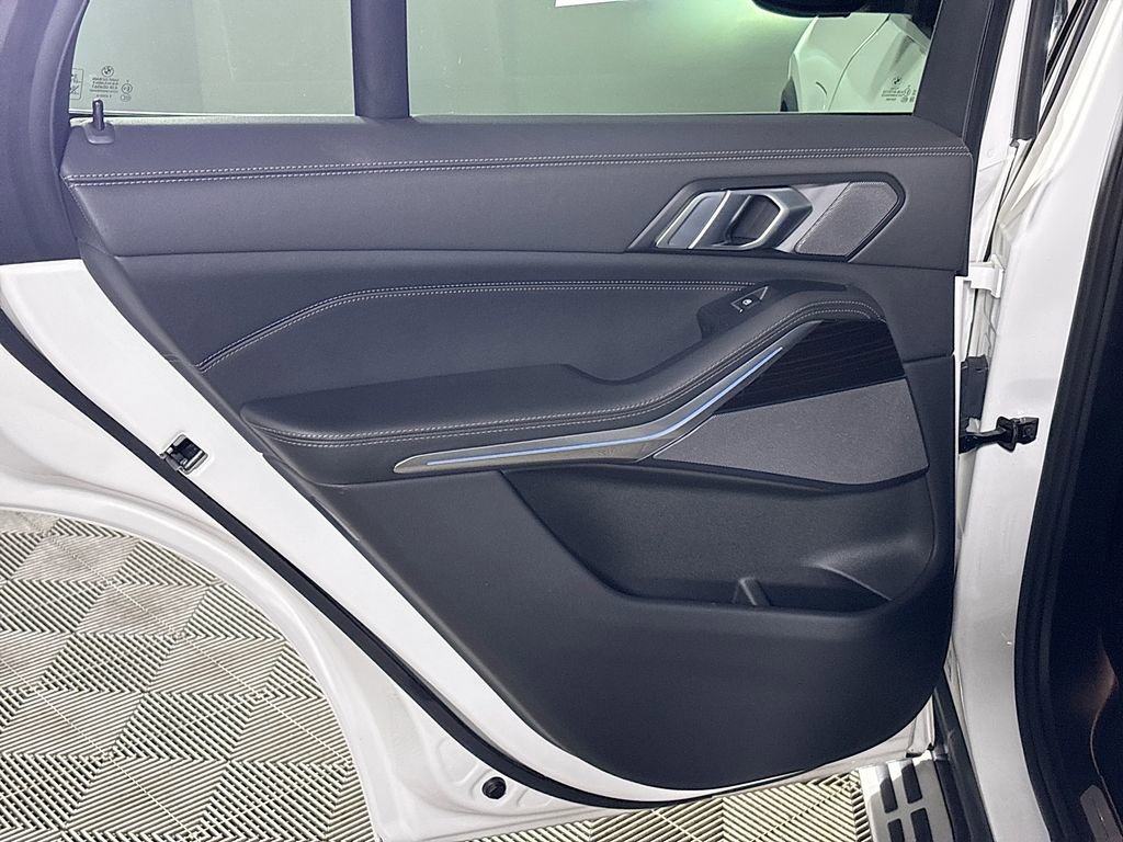 Used 2025 BMW X5 xDrive50e image 20