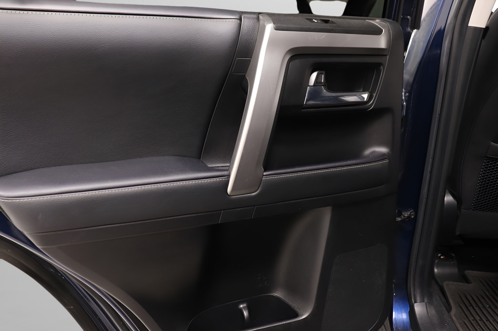 Used 2021 Toyota 4Runner SR5 Premium w/ Moonroof Package AWD/4WD image 19
