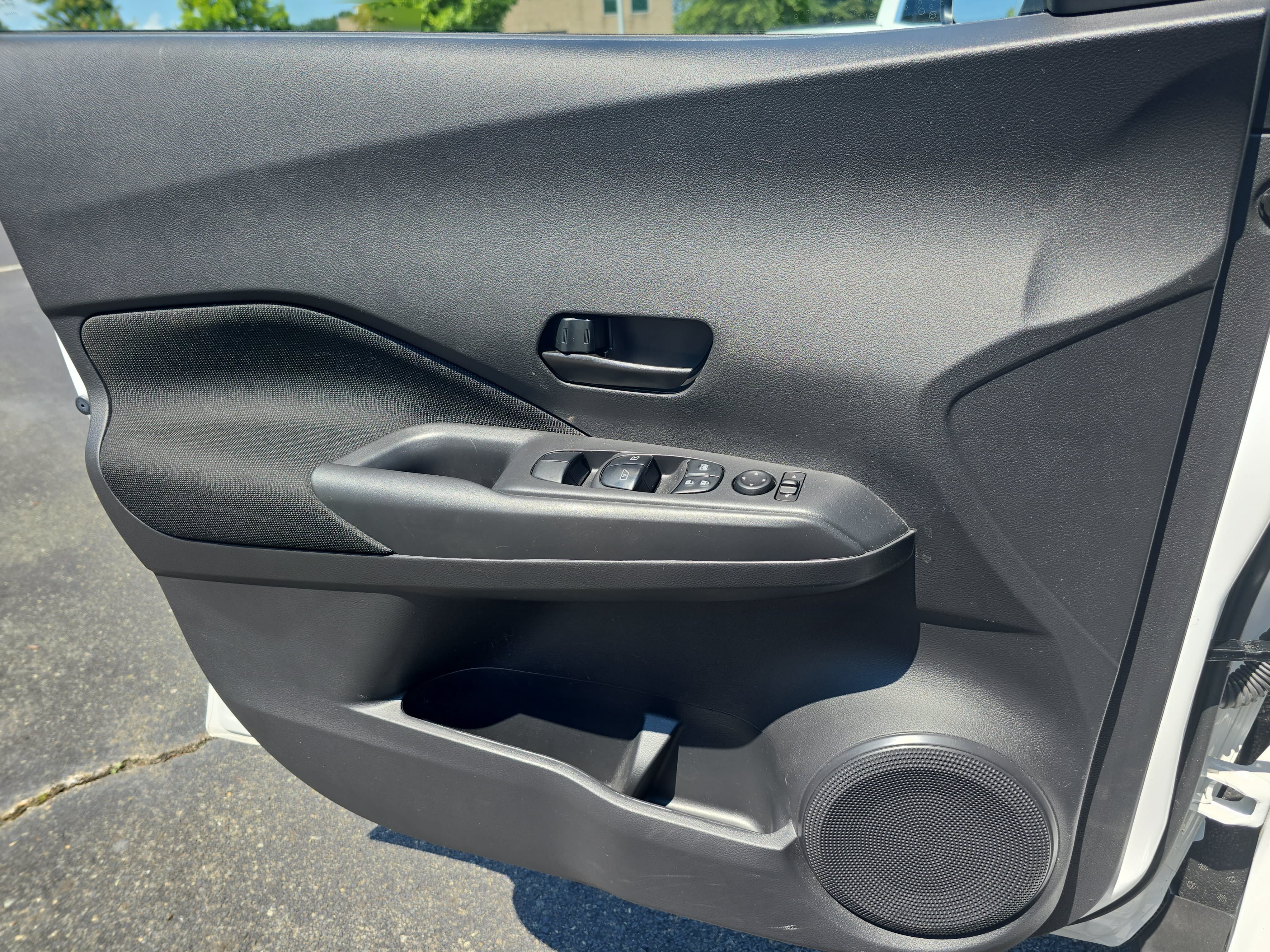 Used 2025 Nissan Kicks Play S FWD image 25